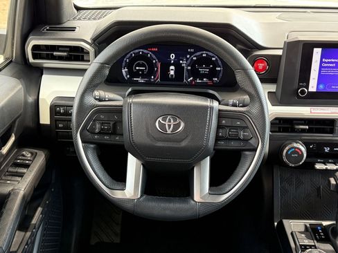 Used 2024 Toyota Tacoma TRD Off-Road image 28