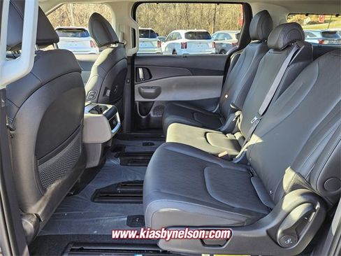 New 2026 Kia Carnival EX image 6