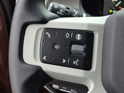 Used 2024 Land Rover Defender 130 X-Dynamic SE image 24