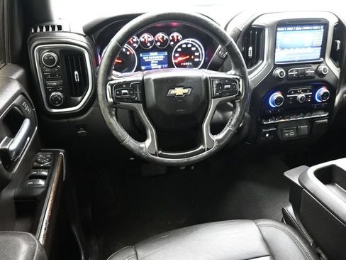 Used 2022 Chevrolet Silverado 1500 LT AWD/4WD image 23