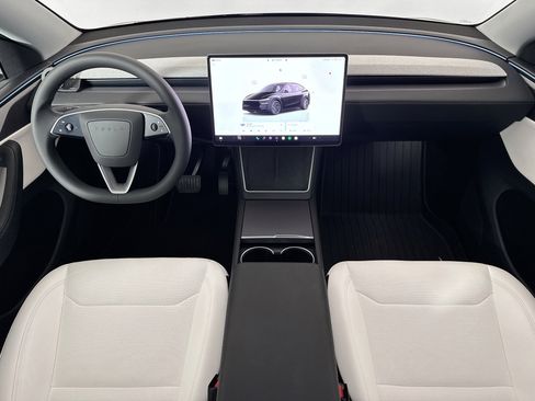 Used 2026 Tesla Model Y Long Range AWD/4WD image 22