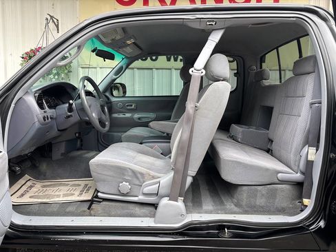 Used 2001 Toyota Tundra SR5 image 8