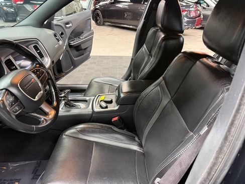 Used 2020 Dodge Charger SXT w/ Leather Interior Group RWD image 33