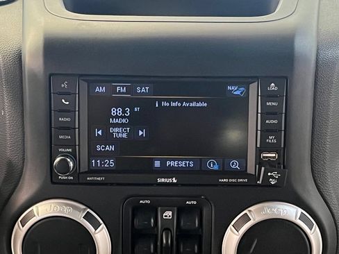 Used 2018 Jeep Wrangler Unlimited Rubicon w/ Cold Weather Group AWD/4WD image 20