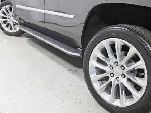 Used 2020 Cadillac Escalade Luxury AWD/4WD image 12