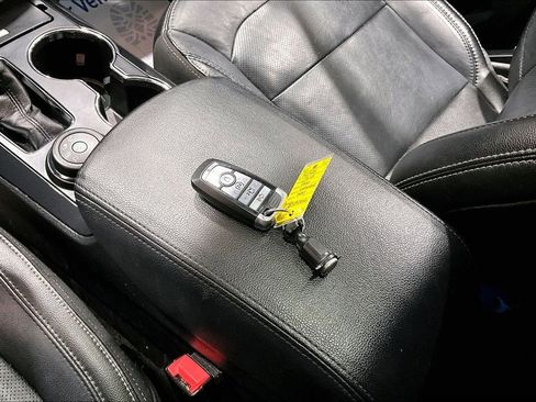 Used 2018 Ford Explorer Limited image 10