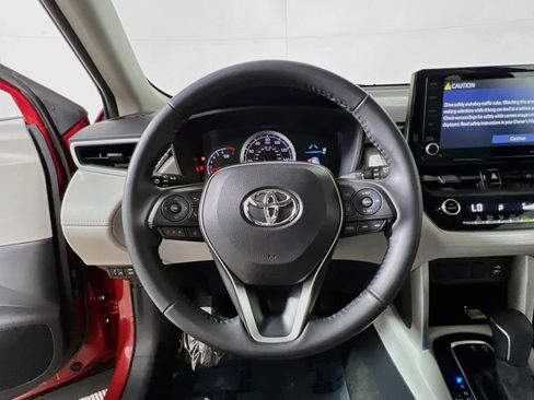 Used 2022 Toyota Corolla Cross LE FWD image 18