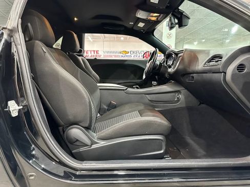Used 2020 Dodge Challenger SXT RWD image 10