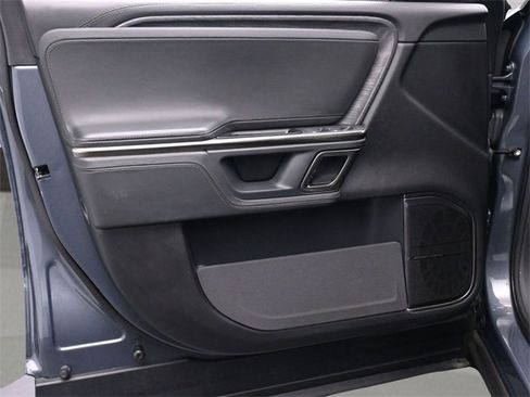 Used 2022 Rivian R1T Launch Edition image 9