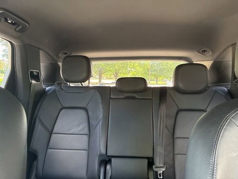 Used 2021 Porsche Cayenne AWD/4WD image 31