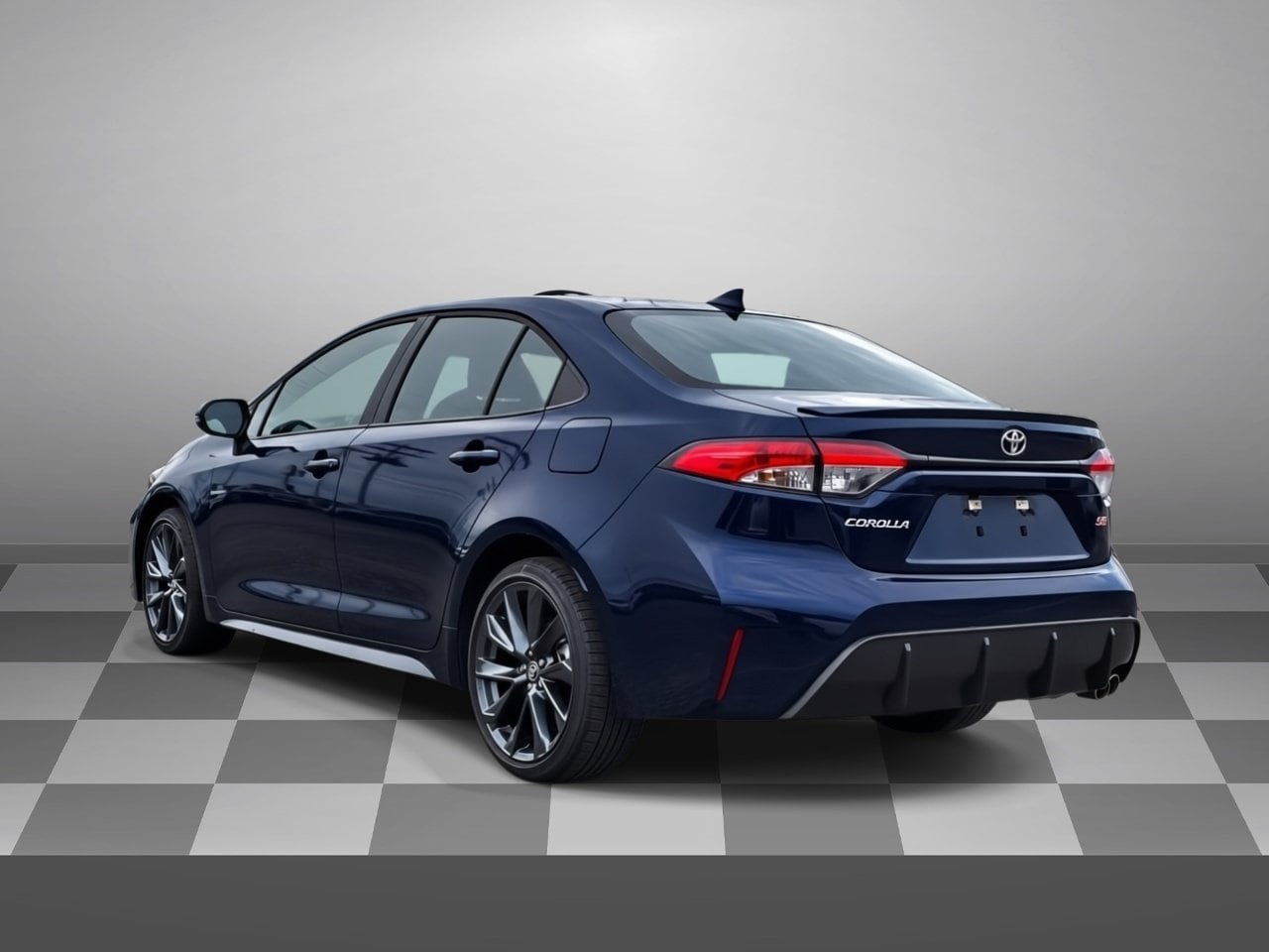 Used 2026 Toyota Corolla SE w/ SE Package FWD image 4