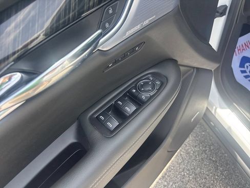 Used 2020 Cadillac XT6 Premium Luxury FWD image 16