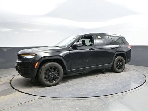 Used 2024 Jeep Grand Cherokee L Laredo AWD/4WD image 8