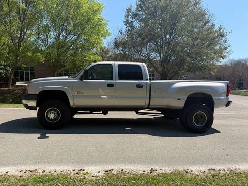 Used 2006 Chevrolet Silverado 3500 LT w/ Heavy-Duty Power Package AWD/4WD image 5