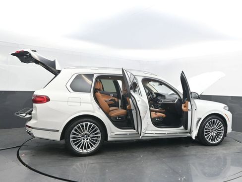 Certified 2022 BMW X7 xDrive40i w/ Premium Package image 54