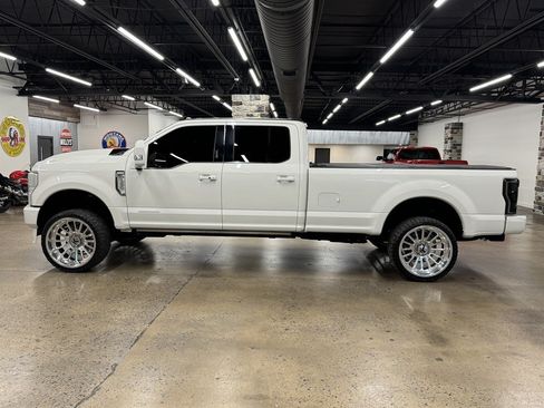 Used 2020 Ford F350 Platinum AWD/4WD image 4