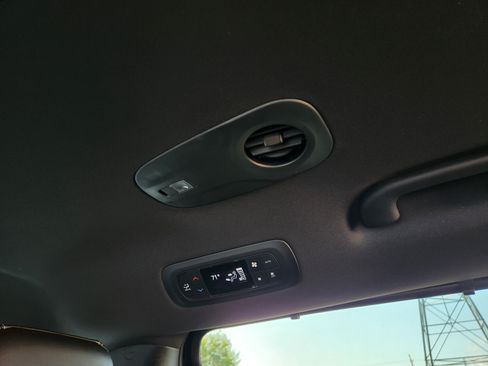 New 2026 Chrysler Pacifica Select FWD image 11