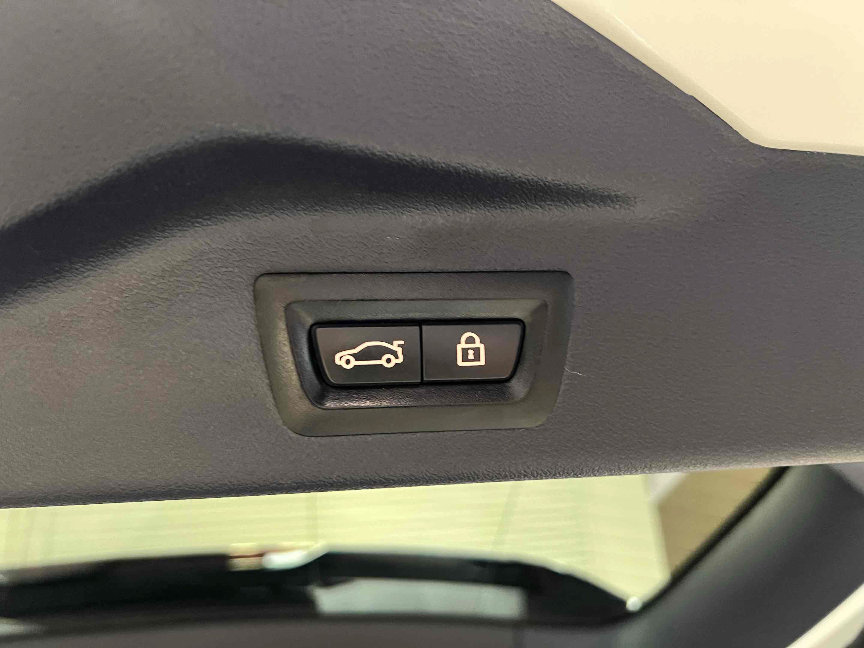 Used 2020 BMW X7 xDrive40i w/ Premium Package AWD/4WD image 13