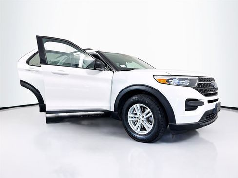 Used 2021 Ford Explorer XLT RWD image 40