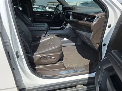 Used 2022 GMC Yukon Denali w/ Max Trailering Package AWD/4WD image 16
