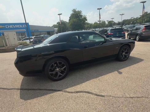 Used 2018 Dodge Challenger R/T Plus RWD image 8