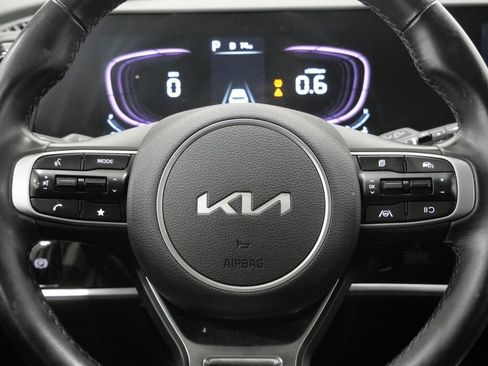 Used 2025 Kia Sportage EX AWD/4WD image 16