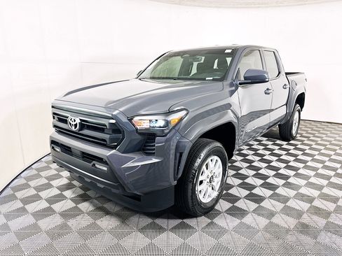 Used 2024 Toyota Tacoma SR5 RWD image 7