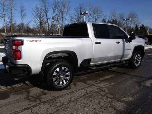 Used 2022 Chevrolet Silverado 2500 Custom w/ Custom Value Package image 7