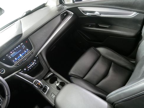 Used 2017 Cadillac XT5 Luxury image 11