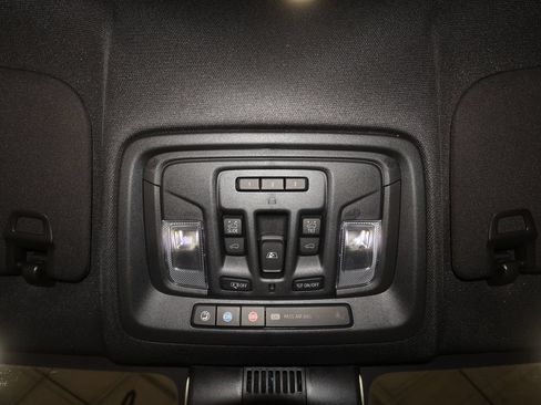 Used 2024 Chevrolet Silverado 1500 ZR2 w/ Technology Package AWD/4WD image 34