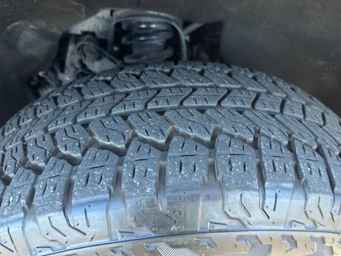 Used 2023 Chevrolet Colorado Trail Boss w/ Technology Package image 25