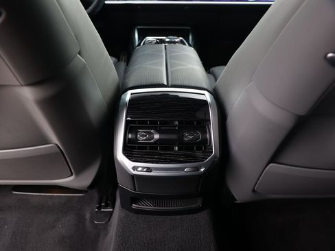 Used 2023 BMW 740i w/ Executive Package RWD image 33