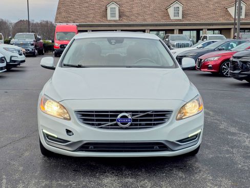 Used 2018 Volvo S60 T5 Inscription image 3