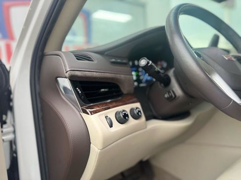 Used 2017 Cadillac Escalade Luxury AWD/4WD image 47