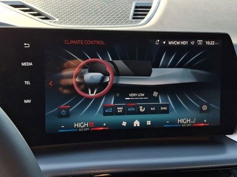 Certified 2025 BMW X1 M35i w/ Shadowloine Package image 22