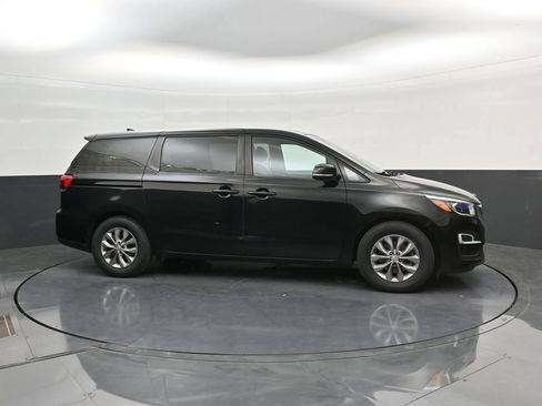 Used 2020 Kia Sedona LX FWD image 9