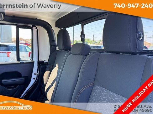 Used 2023 Jeep Gladiator Mojave image 24