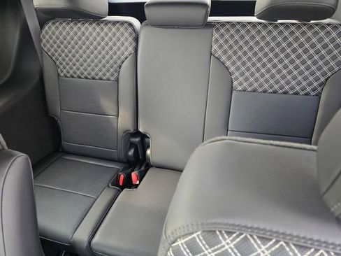 New 2026 GMC Acadia Denali w/ Super Cruise Package image 9