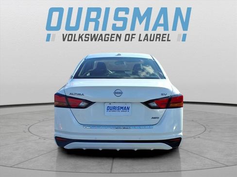 Used 2023 Nissan Altima 2.5 SV image 3