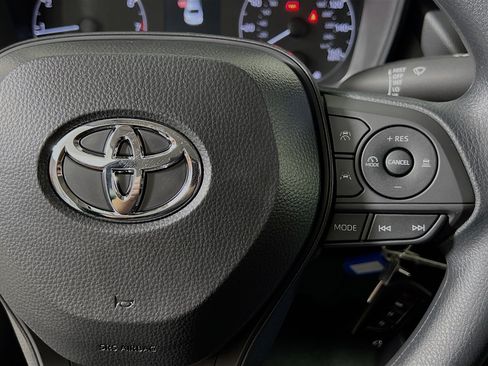 Used 2025 Toyota Corolla LE FWD image 20