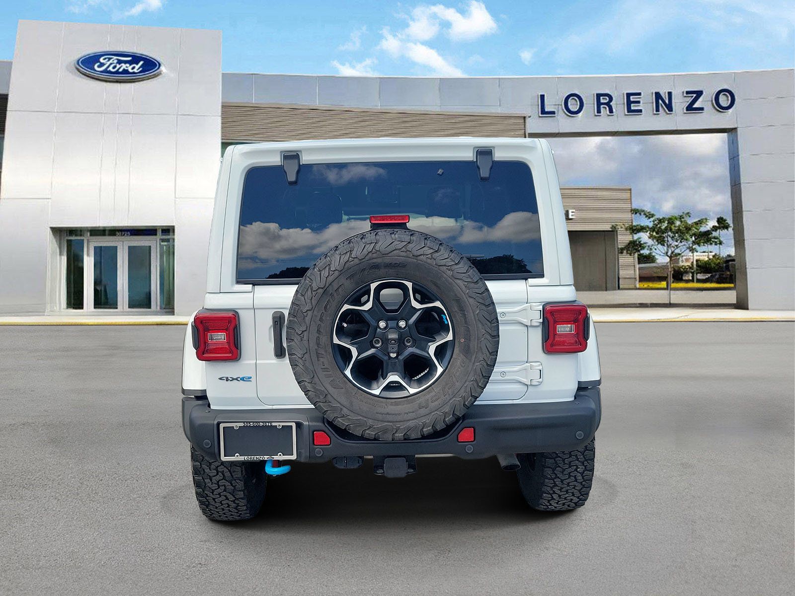 Used 2022 Jeep Wrangler Unlimited Rubicon 4xe w/ Steel Bumper Group AWD/4WD image 6