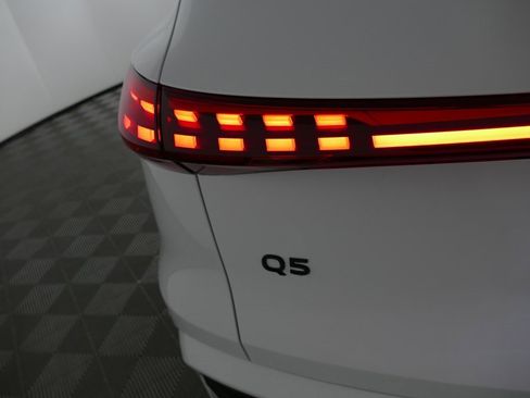 New 2025 Audi Q5 Premium Plus image 29