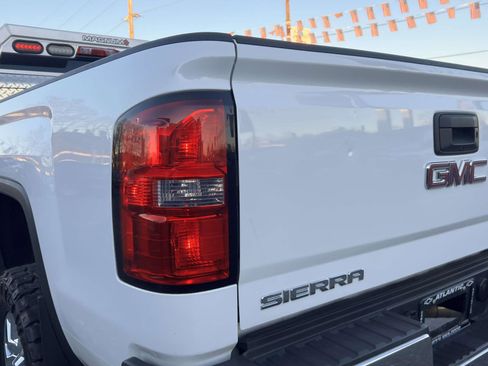 Used 2016 GMC Sierra 2500 4x4 Crew Cab w/ Sierra Convenience Package image 9