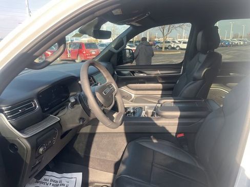 Used 2023 Jeep Wagoneer Series III w/ Preferred Equipment Group image 22