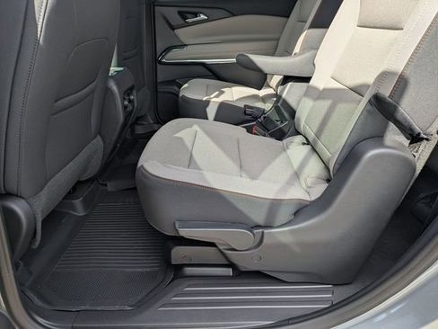 New 2026 Chevrolet Traverse LT image 26