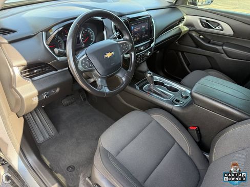 Used 2020 Chevrolet Traverse LT FWD image 11