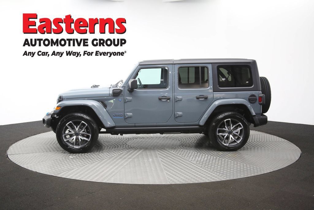 Used 2024 Jeep Wrangler Unlimited w/ Convenience Group AWD/4WD image 62