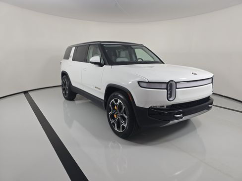 Used 2023 Rivian R1S Adventure Quad AWD/4WD image 7