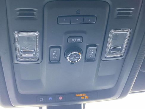 Used 2021 Chevrolet Tahoe Z71 w/ Z71 Off-Road Package image 29