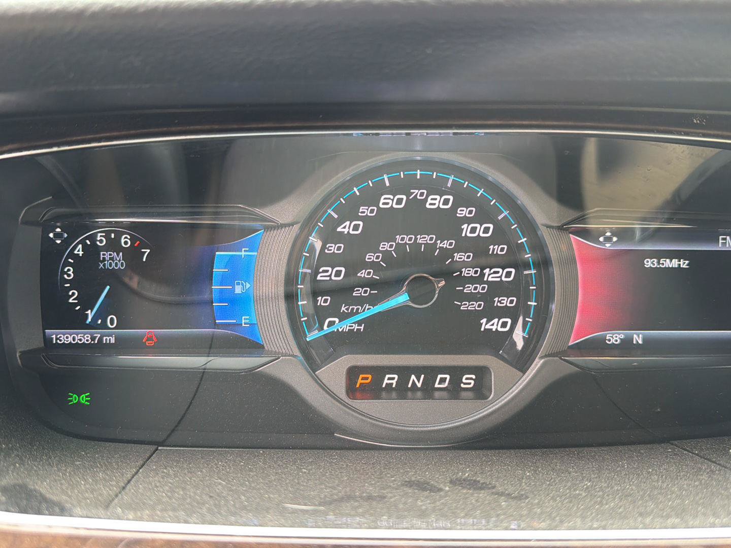 Used 2017 Ford Taurus Limited w/ Driver Assist Package FWD image 10